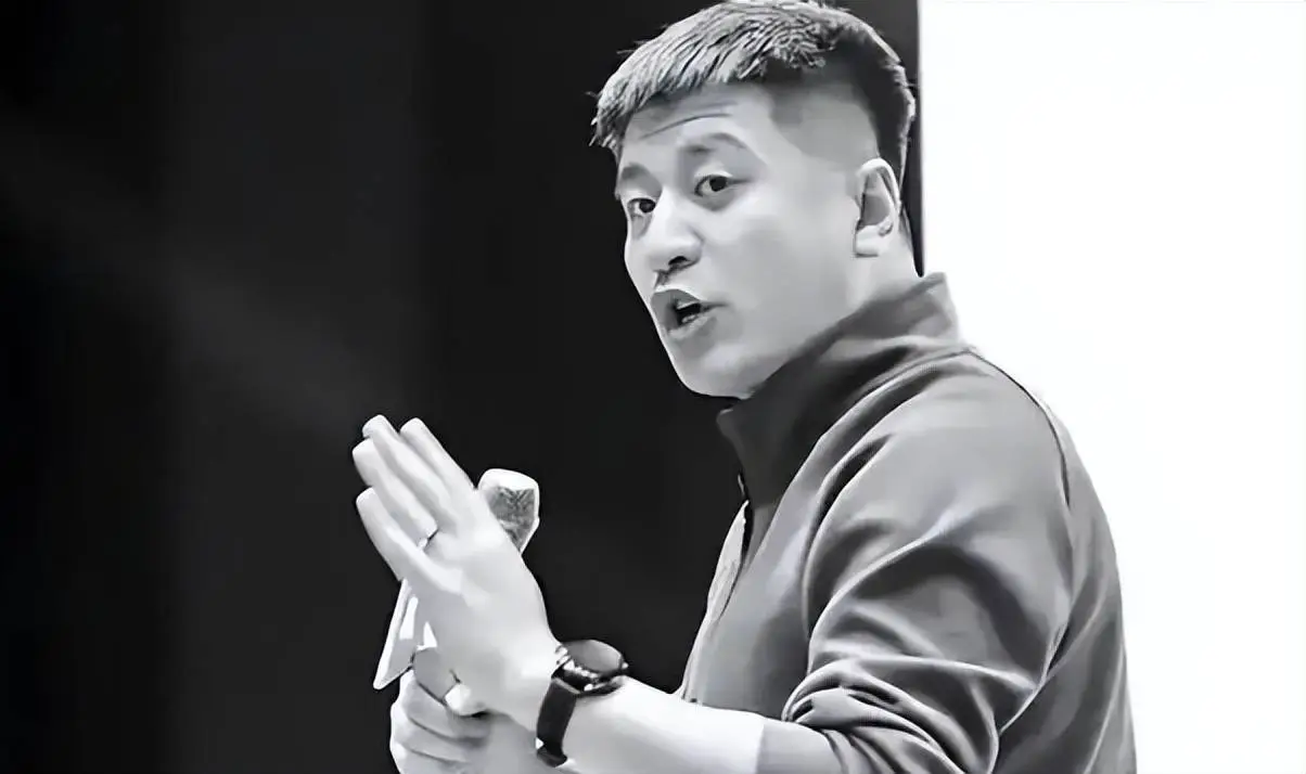 大网红张雪峰离开了我们，站长们也要注意身体啊！(图1)